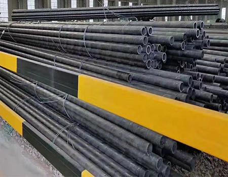 ASTM 106 GrBつや出しの継ぎ目が無い鋼管89mmの塗る表面